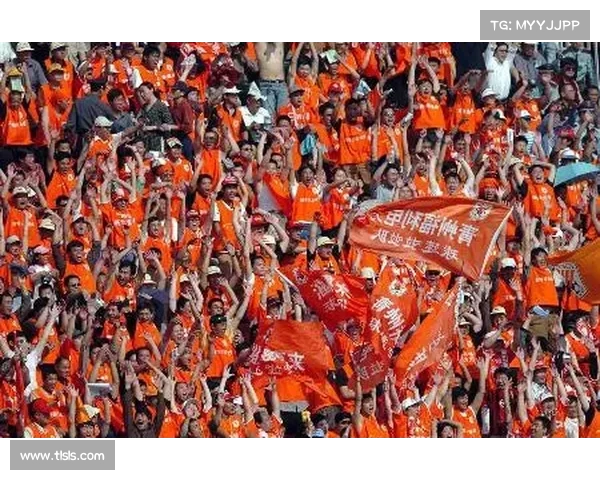 46秒丨直击鲁能客场完胜重庆 赛后1500名球迷齐唱战歌